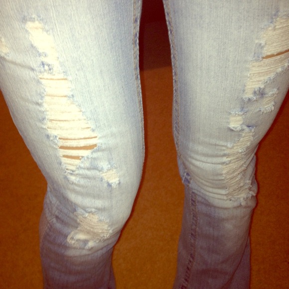 Super cute ripped jeans!💙👖 - Picture 1 of 4