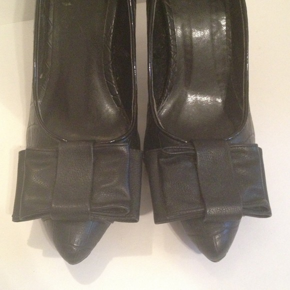 Size 8 Faux Forever 21 Embossed Pumps