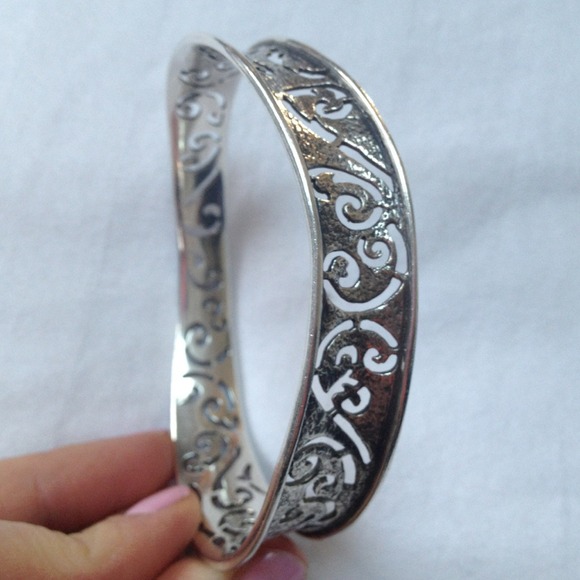 Sold!!! Sterling Silver Silpada Bangle