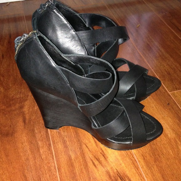 True religion wedge heels - Picture 2 of 4