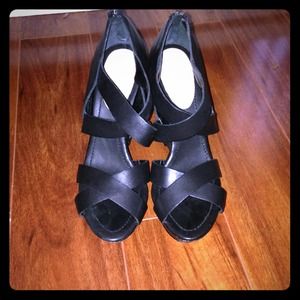 True religion wedge heels