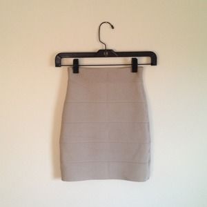 🚫SOLD🚫BCBG Max Azria Power Skirt