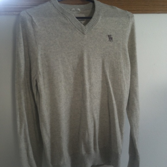 Men's grey a&f v neck sweater