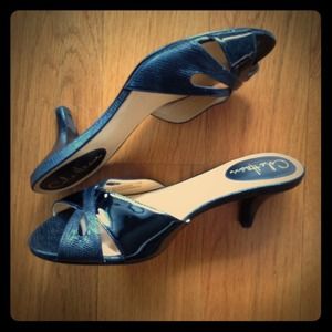 Like new! Black Cole Haan Air leather sandals