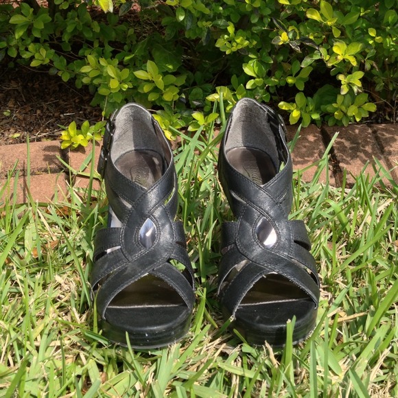 Cute black Candie's heels!