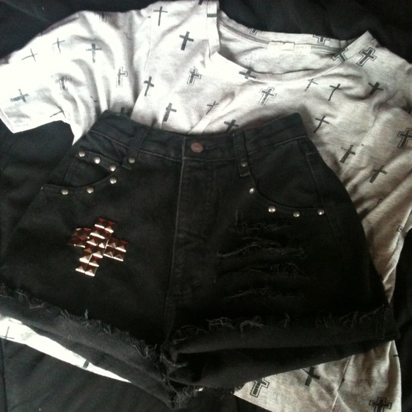 Sold In Bundle.   Black High Rise. - Picture 4 of 4