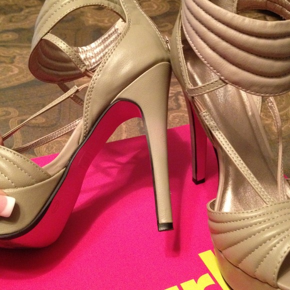 Shoes - Picture 2 of 2