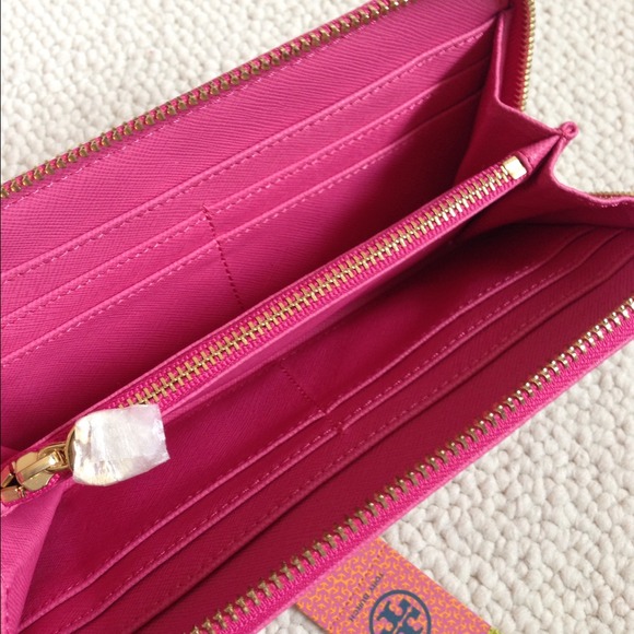❌SOLD❌Tory Burch Continental wallet - Picture 2 of 3