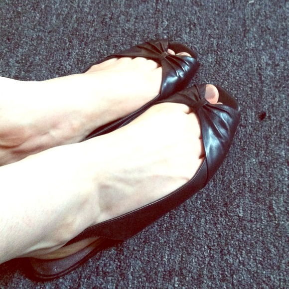 Banana Republic black sling back flats