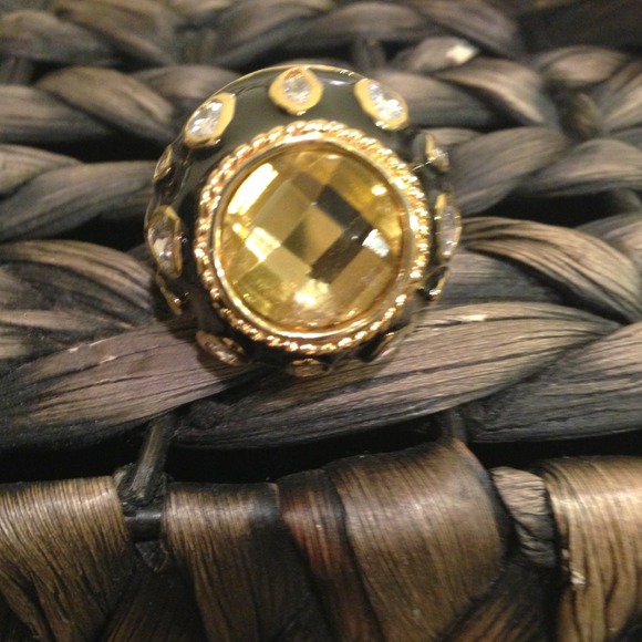 Statement ring- wore 1 time. Bought off gilt