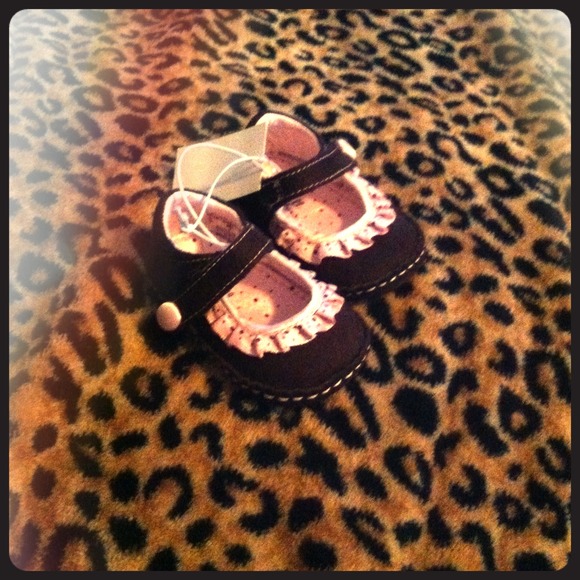 Baby shoes**bundled*** - Picture 1 of 1