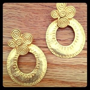 SOLD!! Gold earrings