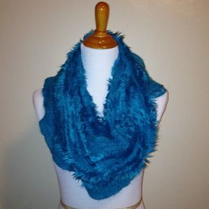 NWOT Turquoise infinity scarf