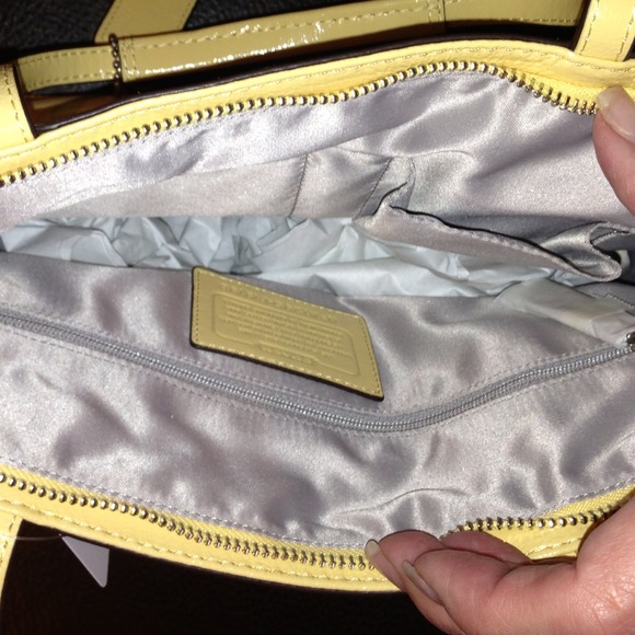 SOLD!!!!!!REDUCED💥💥💥NEW yellow coach purse! - Picture 4 of 4