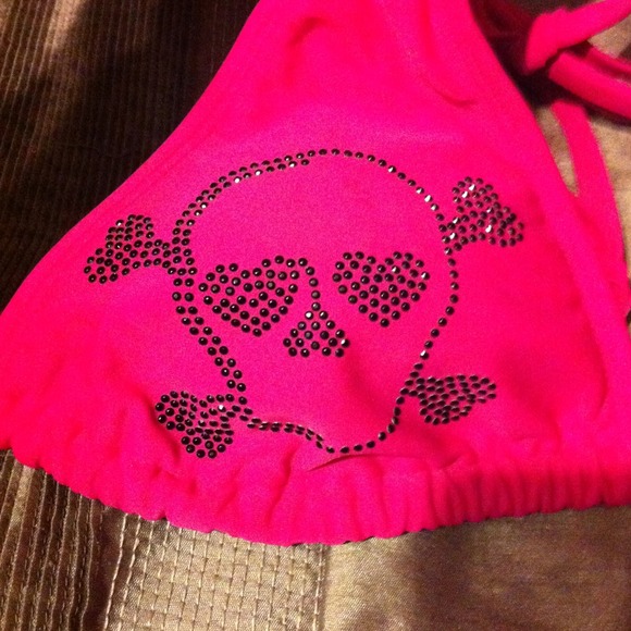 Skull suit! Hardly worn - Picture 2 of 2