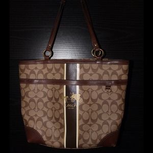 🌺JUST REDUCED🌺 Authentic Coach Handbag