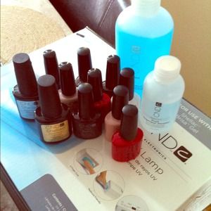 CND UV lamp with 9 Shellac Polishes