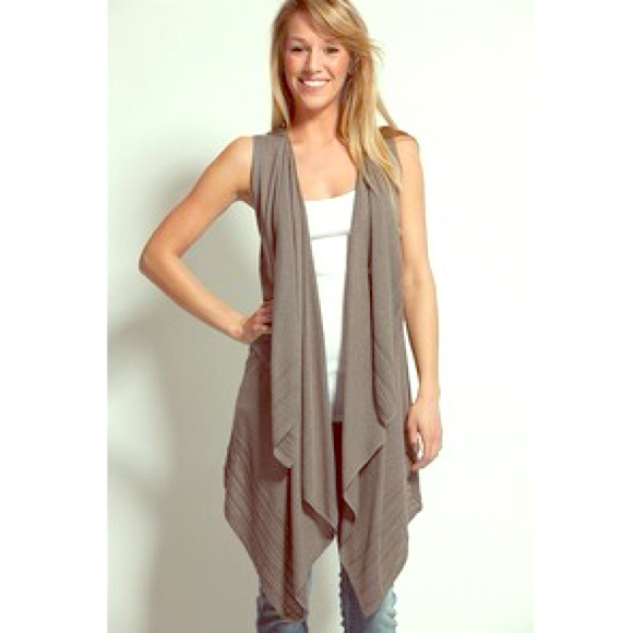 🌺Reduced🌺knit crochet Alice+Olivia vest/wrap