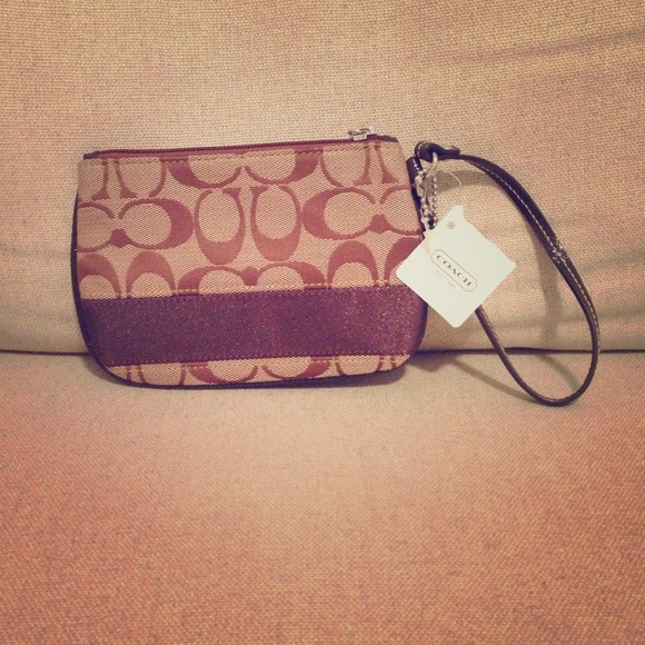 Coach wristlet/wallet- authentic