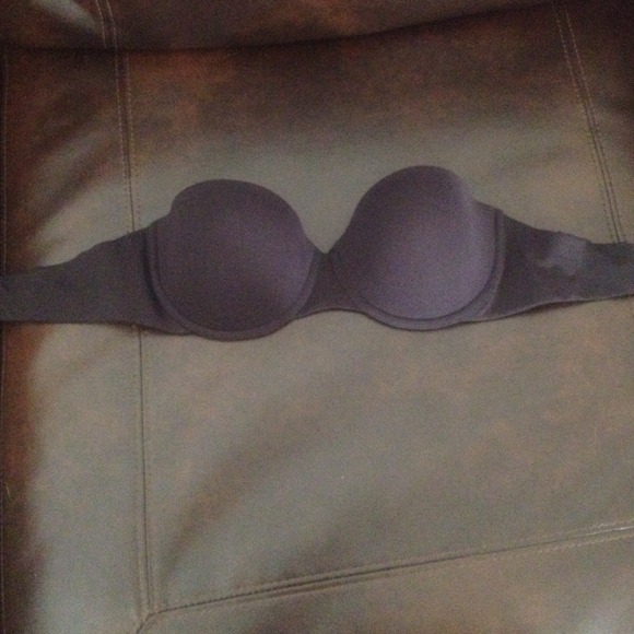 🙏Traded🙏Black strapless bra