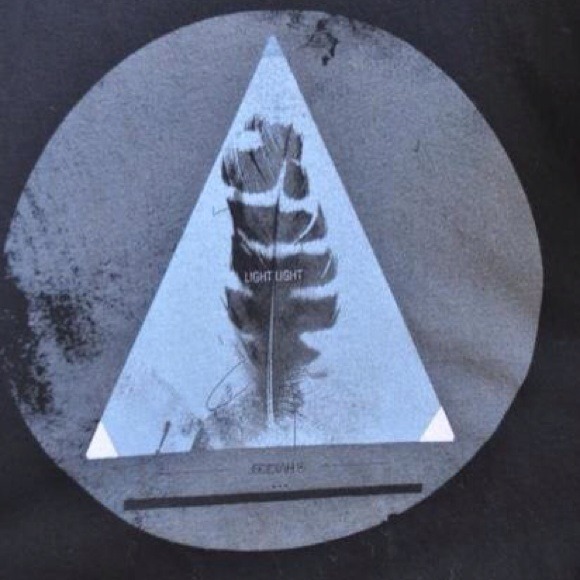 ✗✗✗ - Picture 2 of 3