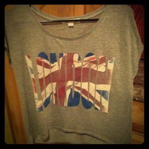 ❌Sold in Bundle❌Hi-lo London Tshirt(:
