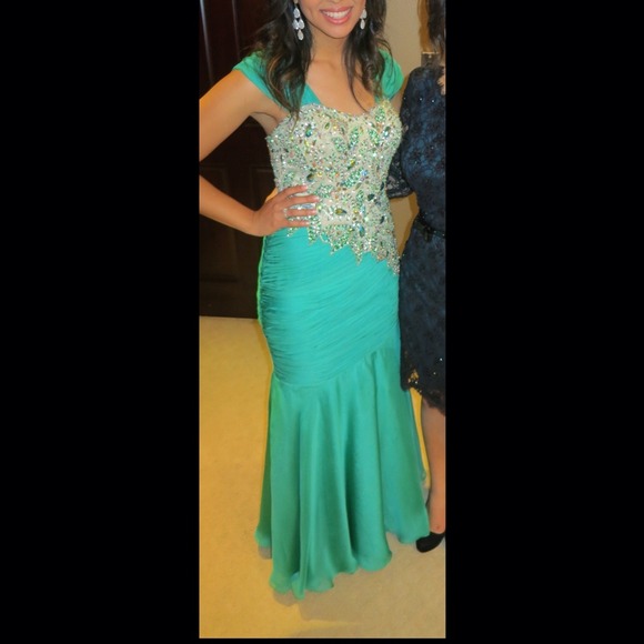 Tony Bowls Evening Gown - Picture 2 of 4
