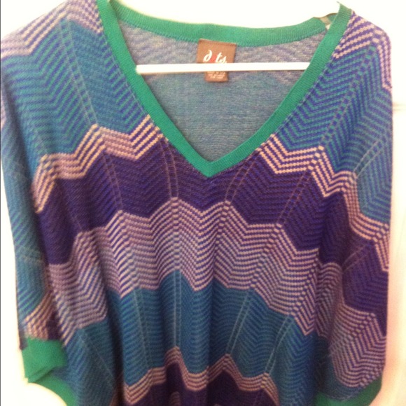 ❤SOLD❤️️Poncho style top.It's one size fits all