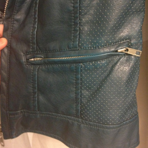 Guess jacket - Picture 3 of 4
