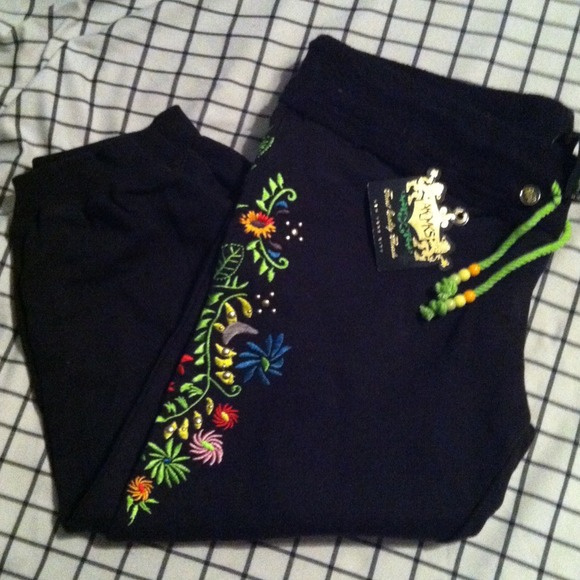 SOLD in bundle: Embroidered Capri pants