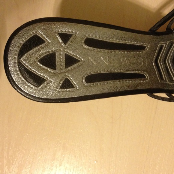 Nine West shoes like new worn once! 7M - Picture 3 of 4