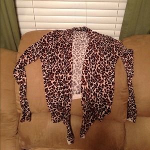 Moda cheetah print sweater
