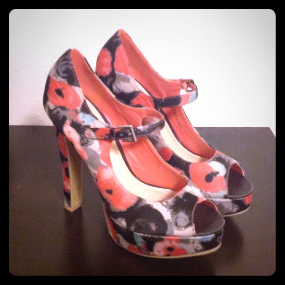 REDUCED ShoeDazzle Natala 9.5