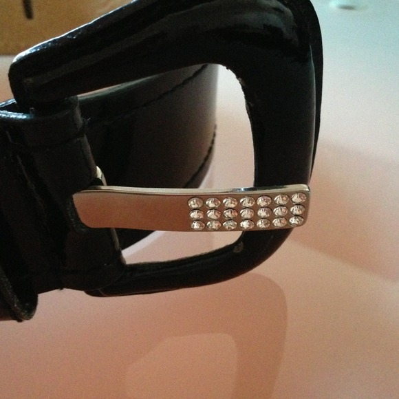 Calvin Klein patent belt. main image 3