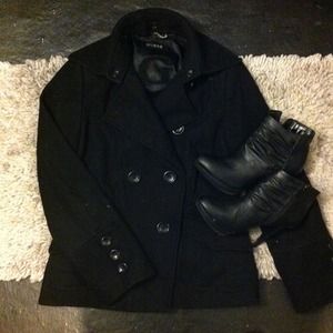 REDUCED. GUESS jacket