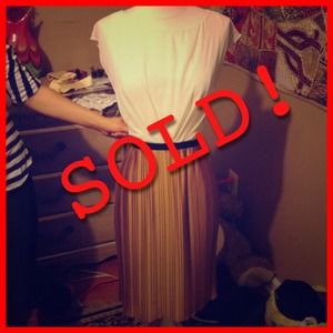 🚫SOLD🚫White and Gold Cocktail Dress