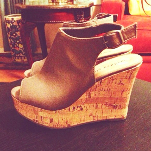 Olive green Madden Girl "Kaliie" wedges