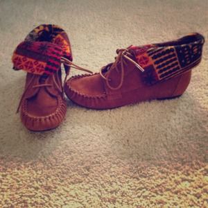 Moccasins and UO top