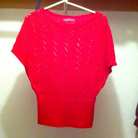 Red nit overlay top