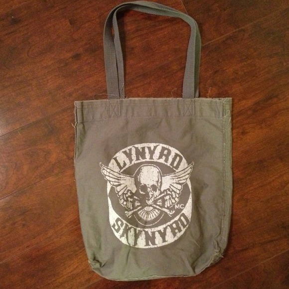 Lynyrd Skynyrd grey bag