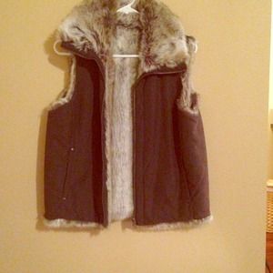 🎀ON HOLD🎀 Reversible brown and faux fur vest