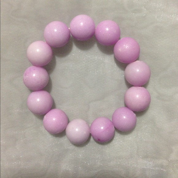 Light pink beaded bracelet