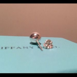 ⭐Sold⭐ Silver 8mm Tiffany Bead Ball Earring (1)