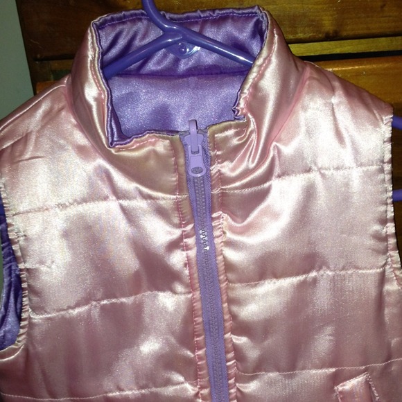 Reversible sided vest
