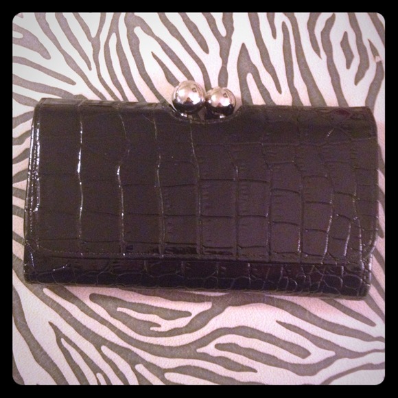 Black reptile like skin wallet