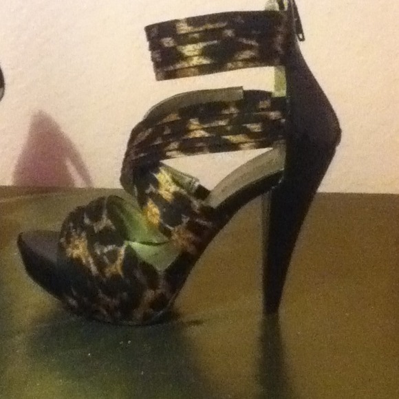 high heels - Picture 2 of 4