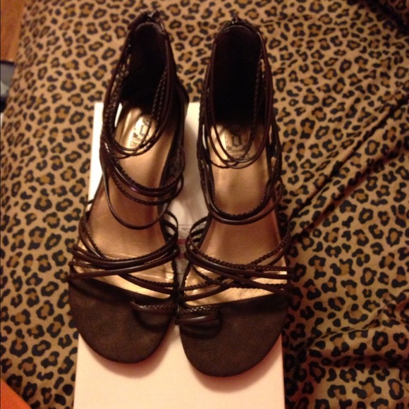 Shoes - Picture 2 of 4