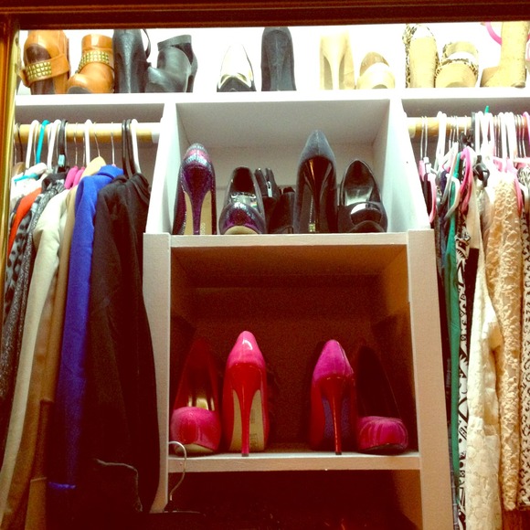 Come check out my closet!! Everything must go!!