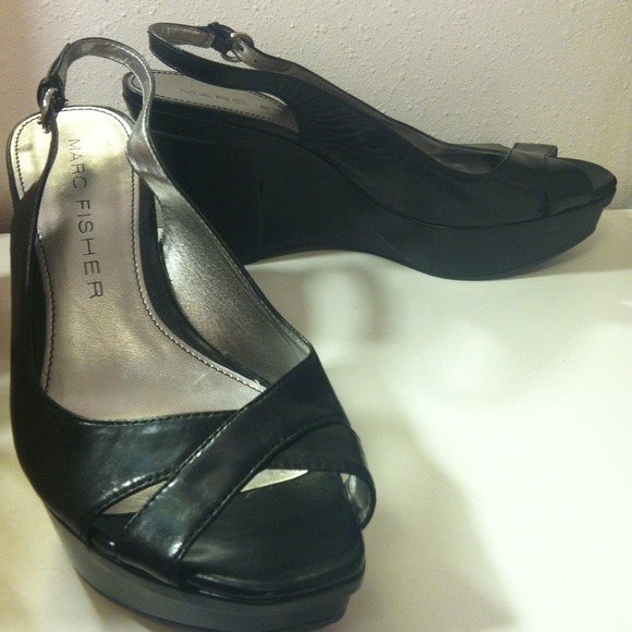 Marc Fisher Size 7.5 Heels