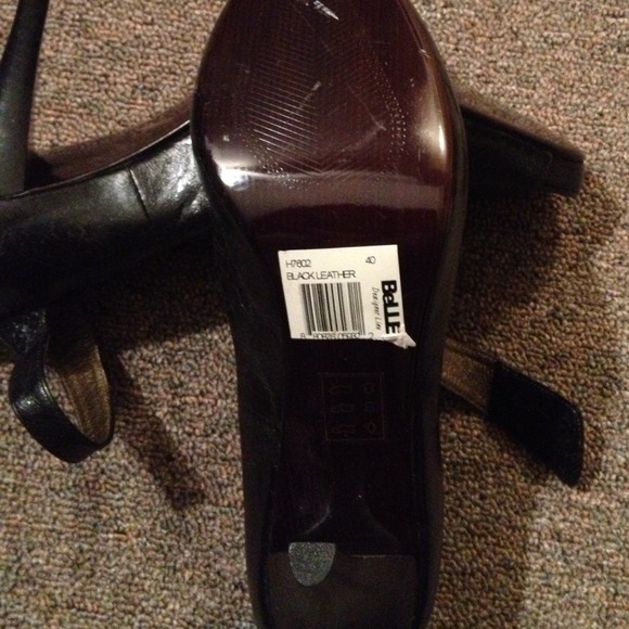 New Belle - distressed leather peep toes - Picture 3 of 3